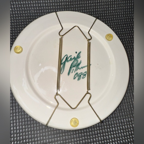 Gail Pitman 1988 piece with display bracket - Picture 3 of 5